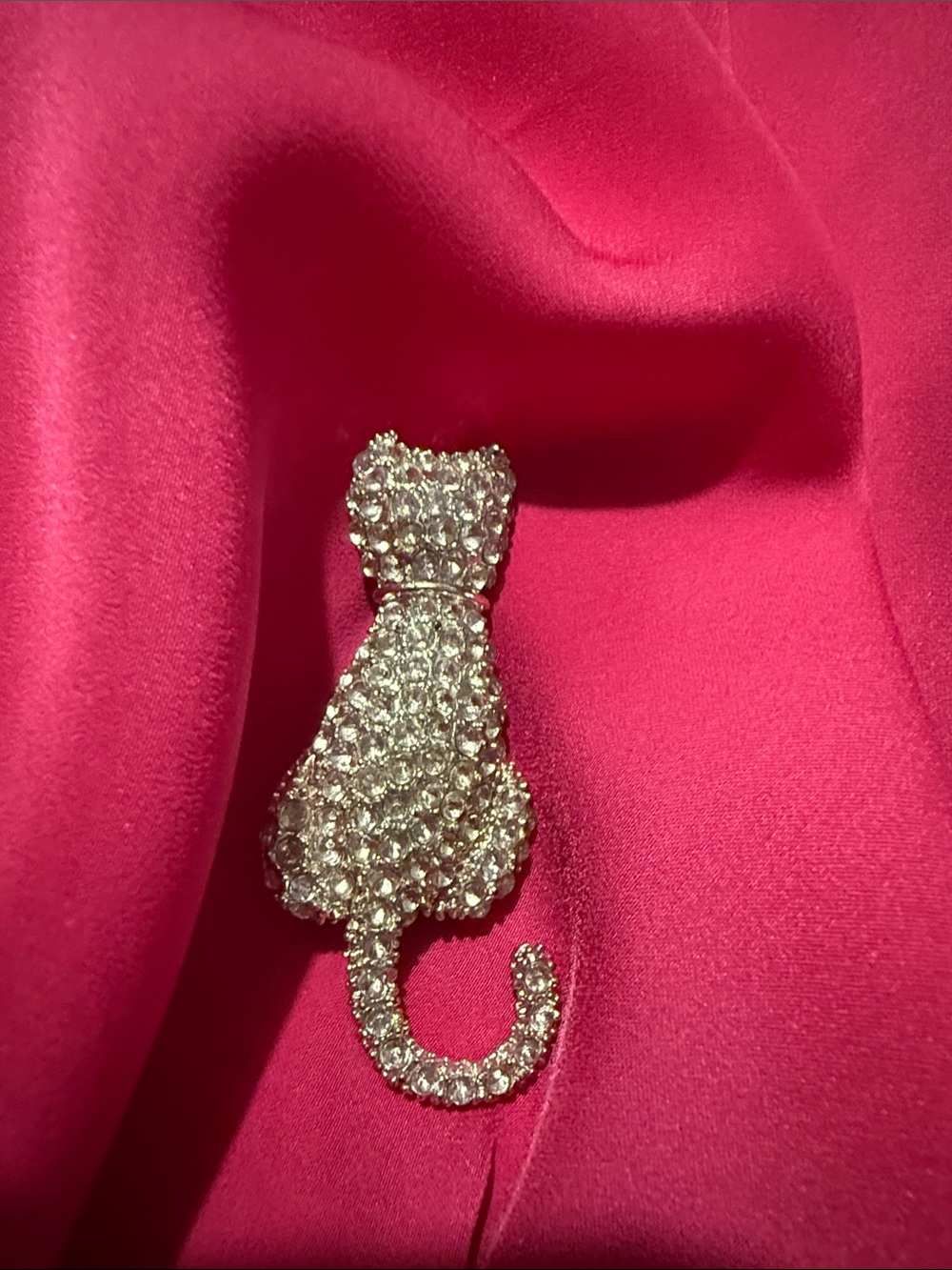 Sparkling Cat Silhouette Brooch - Silver Rhinestone Accent
